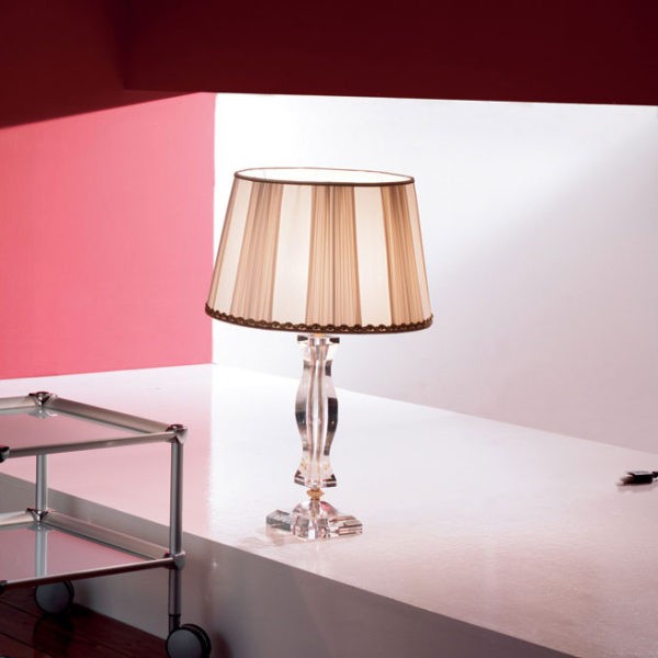 Настольная лампа с розовым стеклом EUROLUCE LAMPADARI, артикул Midha/LG1LC