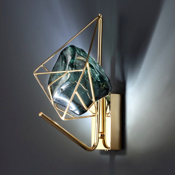 Настенное бра со стеклянным кристаллом в современном стиле